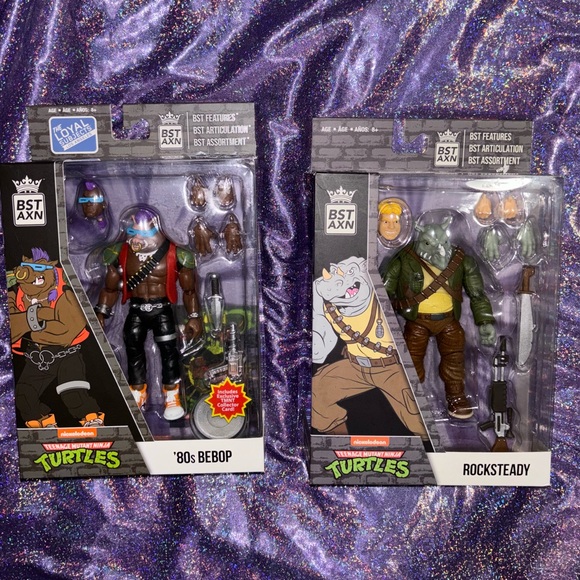 Ninja Turtle Collectible set - Picture 1 of 8